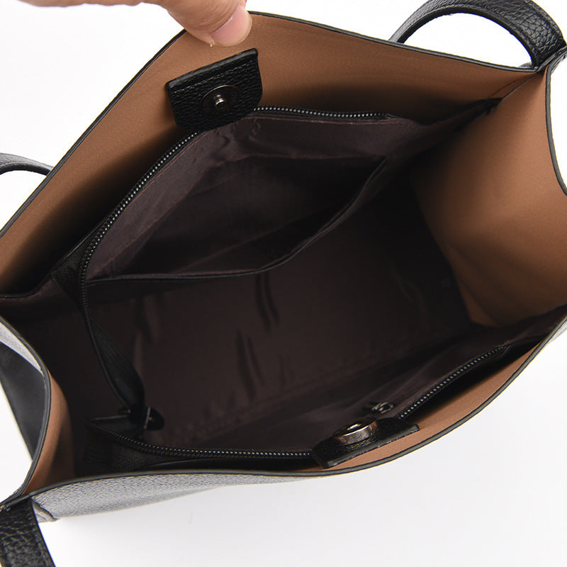 ISA | Leather Shoulder Bag