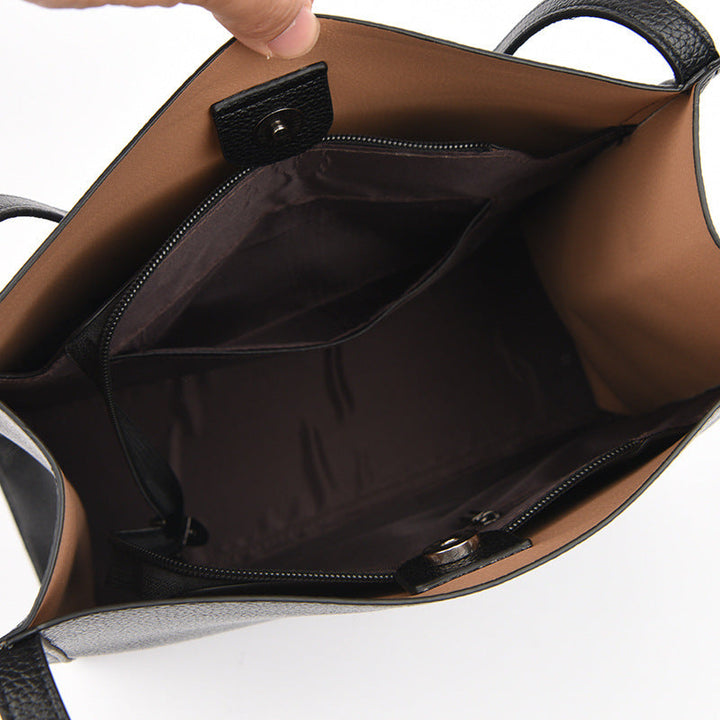 ISA | Leather Shoulder Bag